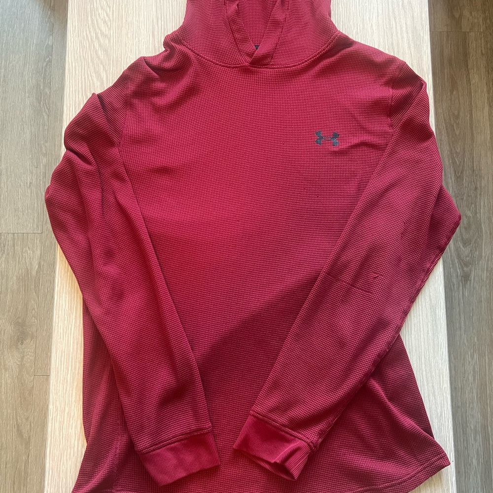 2 Under Armour Pullover hoodies